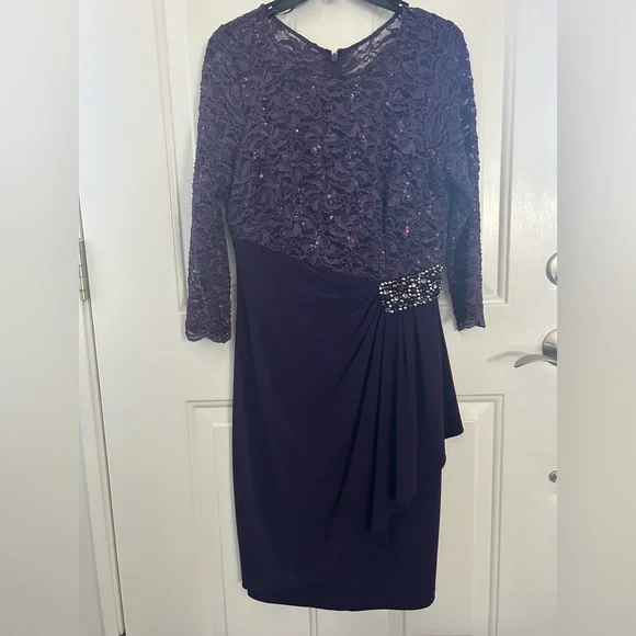 Alex Evenings Elegant Purple Long Sleeve Lace Dress Size 8 - Picture 2 of 10